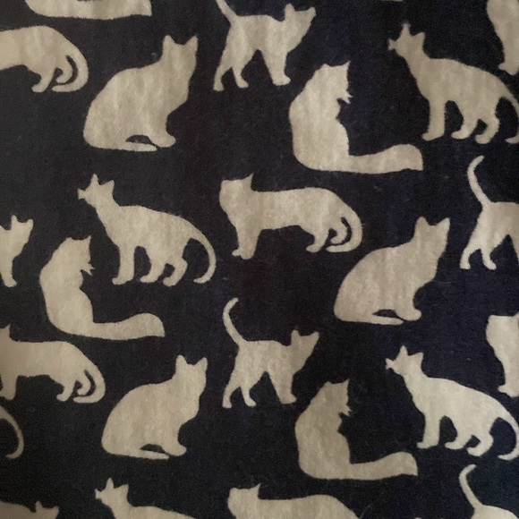 Gap size XS button up navy shirt with white cats - Picture 1 of 8